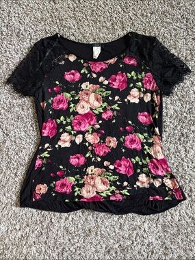 Black Floral Lace Sleeve Tee